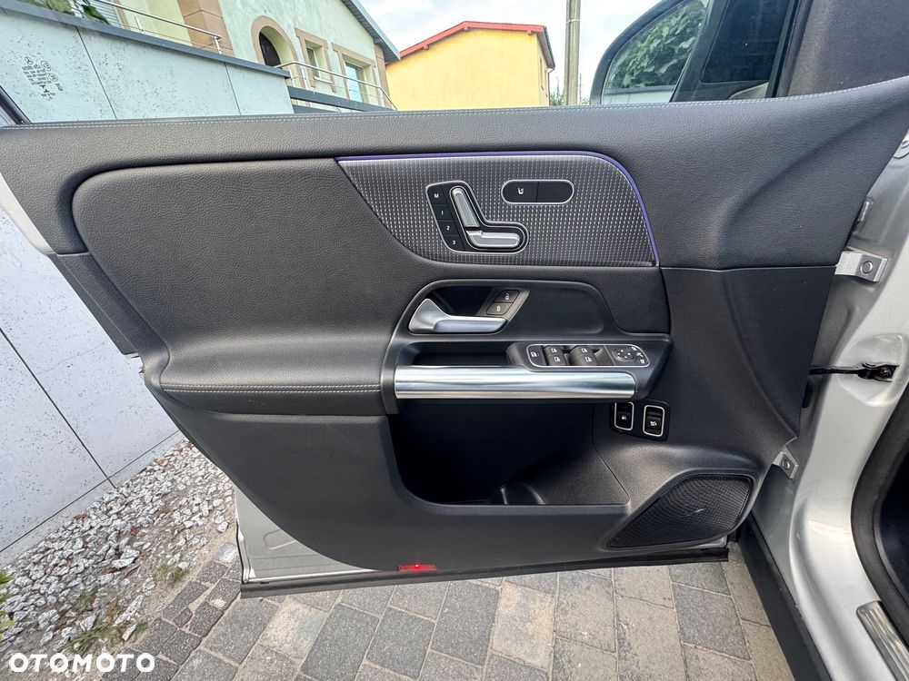 Mercedes-Benz GLA 250e AMG Line - 20