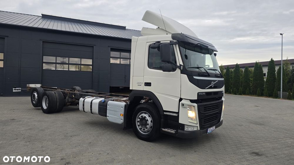 Volvo FM 370 6x2 rama do zabudowy, beczka asenizacyjna mleko laweta full air oś skrętna niski przebieg! - 10