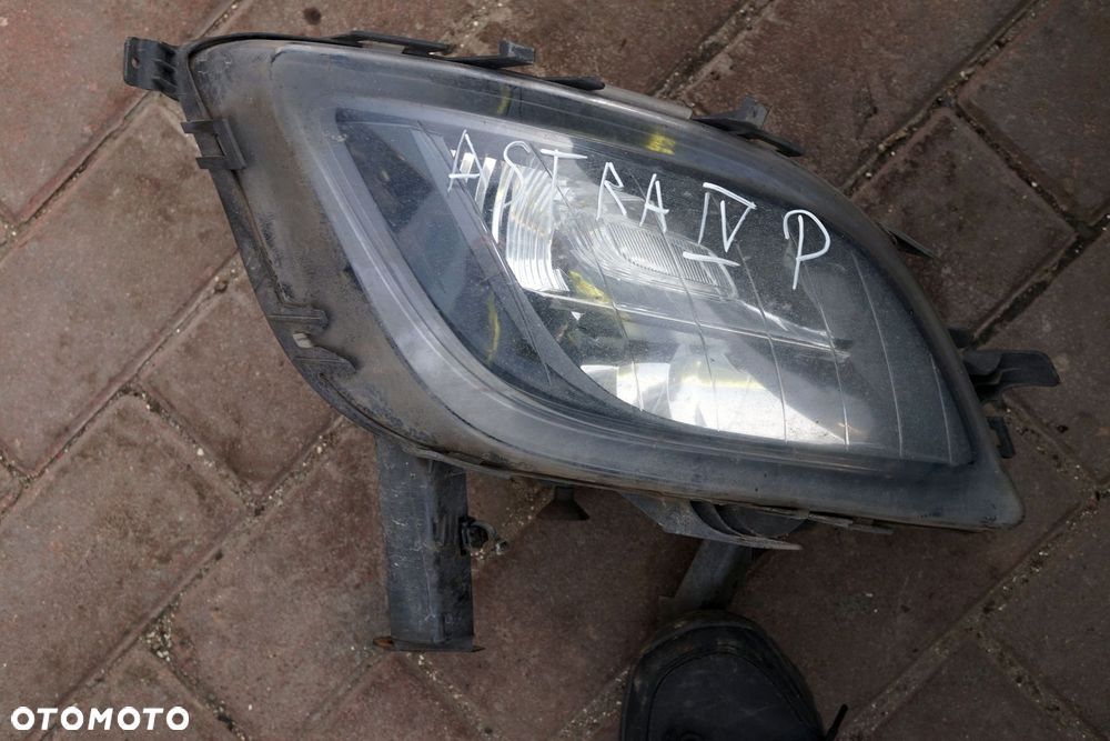 LAMPA PRZECIWMGIELNA PRAWA HALOGEN ASTRA IV J 13293623 OPEL 2009-2015 - 4