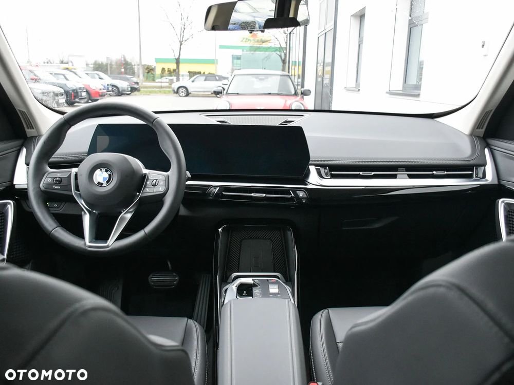 BMW X1 sDrive18d xLine - 28