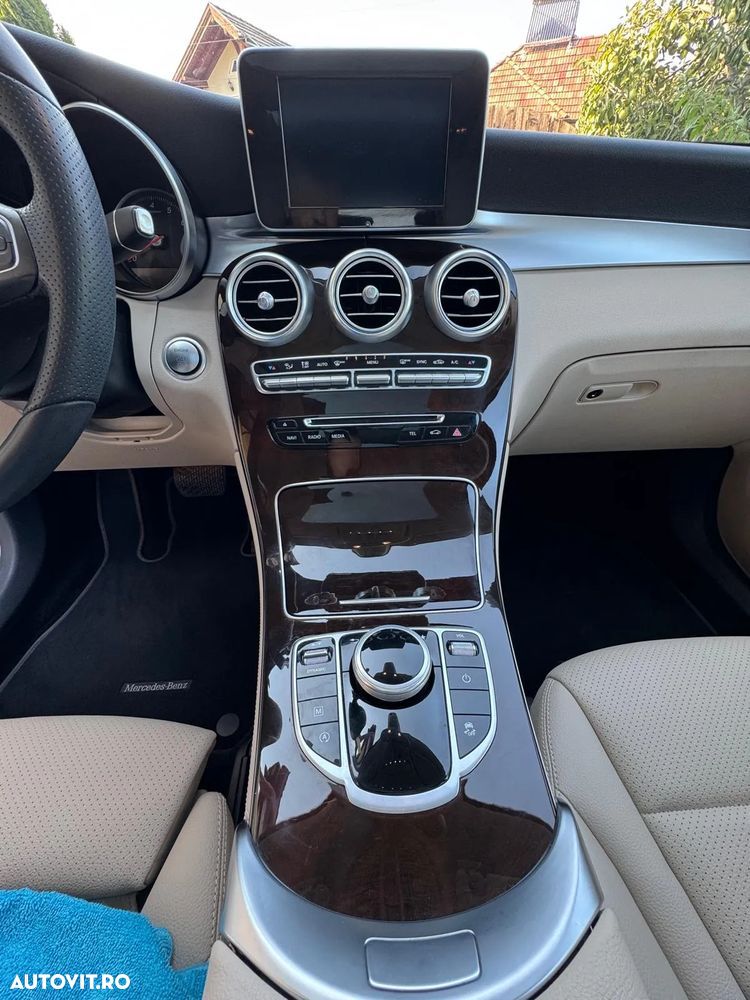 Mercedes-Benz GLC - 12