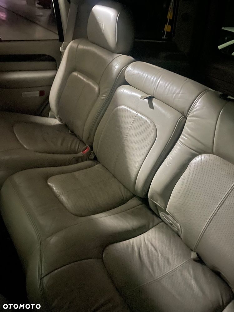 Cadillac Escalade - 5