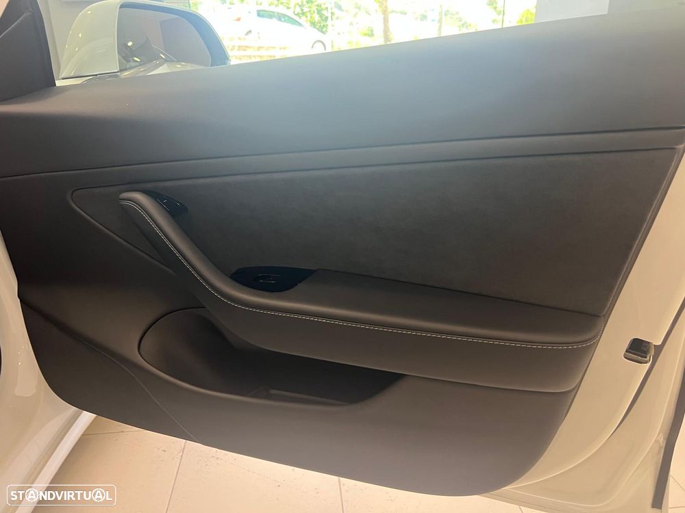 Tesla Model 3 Performance Dual Motor AWD - 27