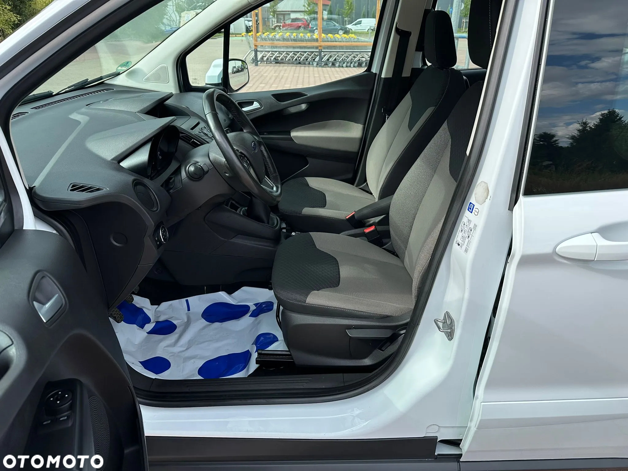 Ford Tourneo Courier 1.0 EcoBoost Ambiente - 9