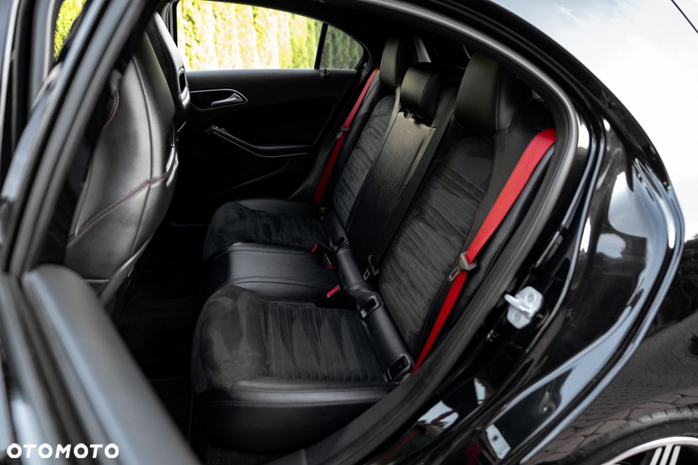 Mercedes-Benz Klasa A 250 4Matic 7G-DCT AMG Line - 19