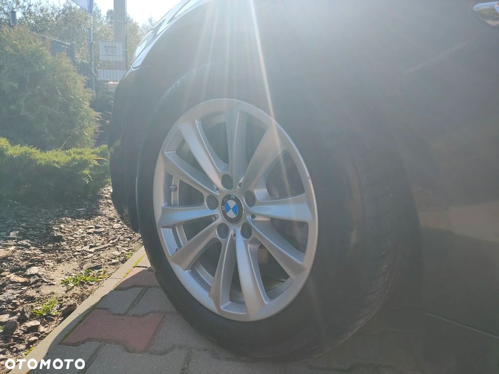 BMW Seria 5 528i Luxury Line - 14