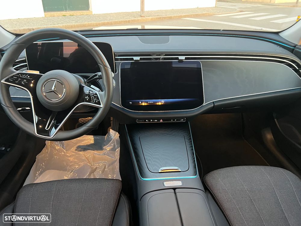 Mercedes-Benz E 300 Standard - 12