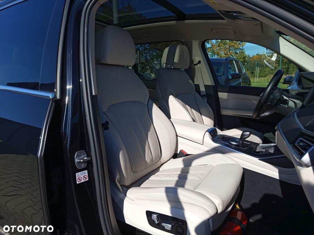 BMW X7 - 21