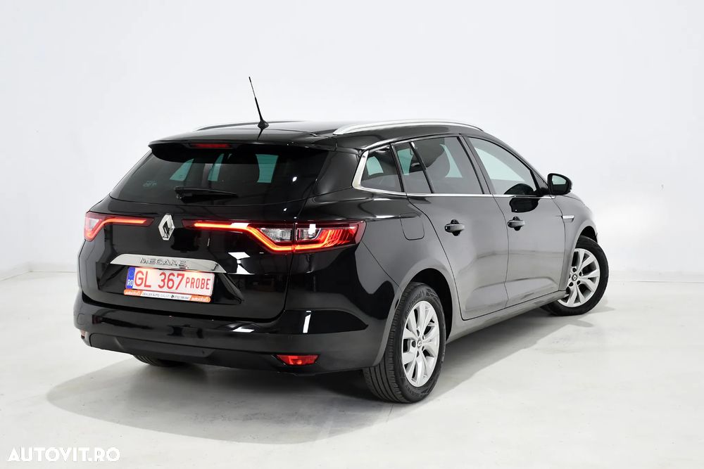 Renault Megane 2019 photo 2