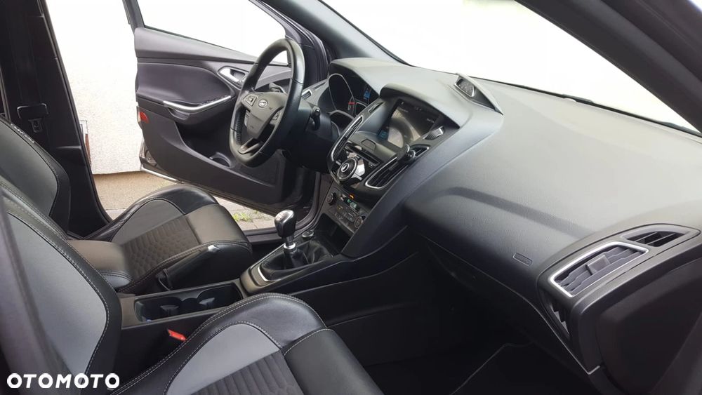 Ford Focus 2.0 EcoBoost ST-2 - 14