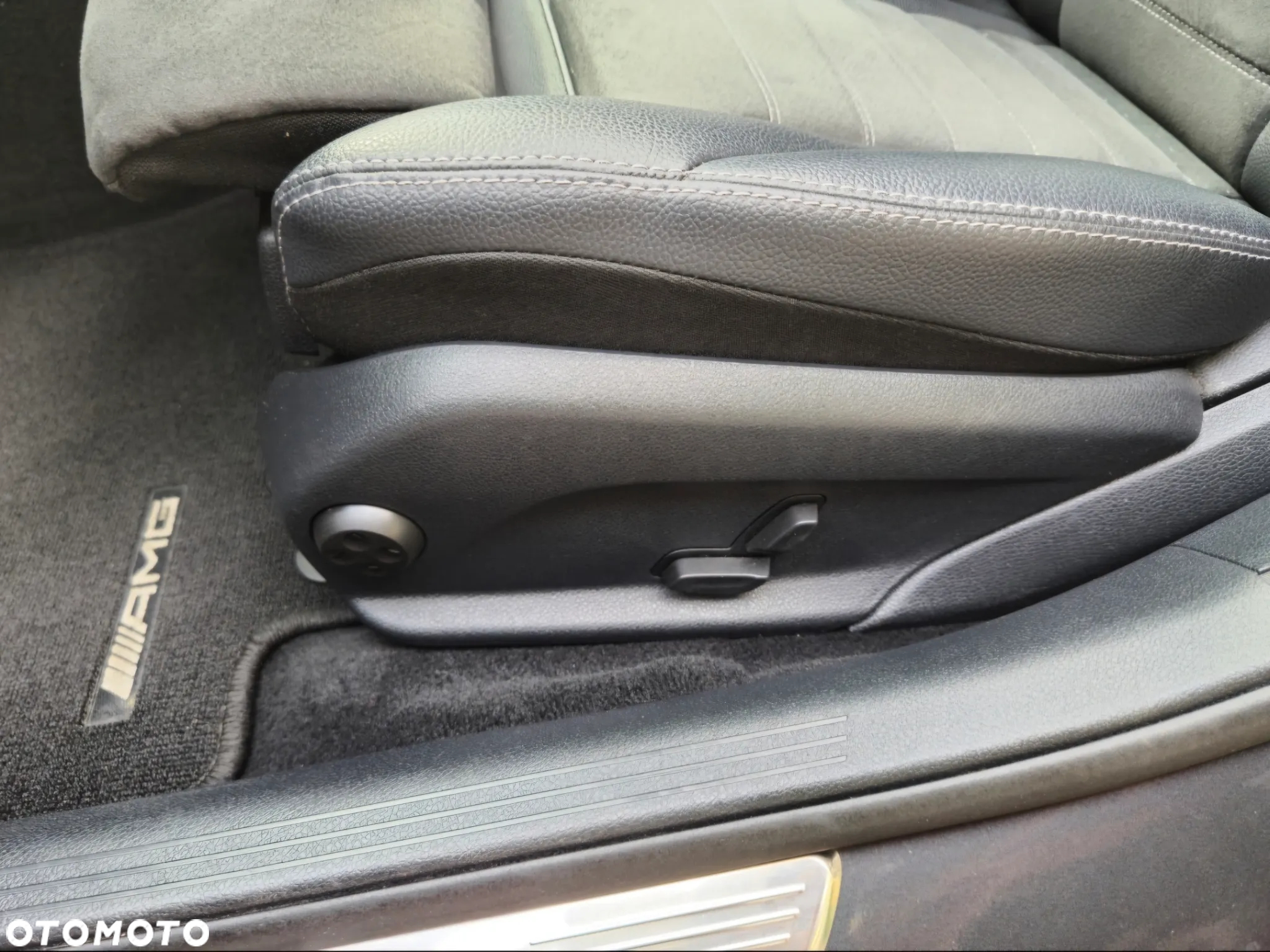 Mercedes-Benz Klasa C 300 e T 9G-TRONIC AMG Line - 36