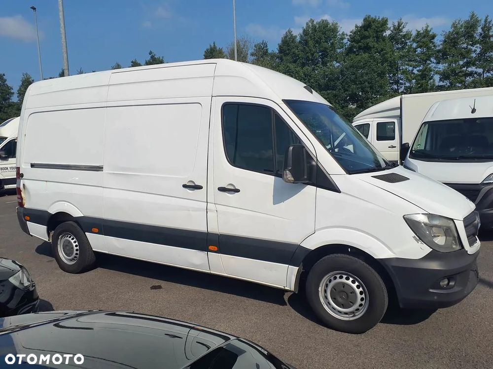 Mercedes-Benz Sprinter - 2