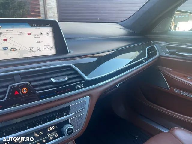 BMW Seria 7 750i xDrive - 16