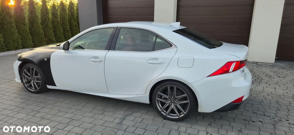 Lexus IS - 7
