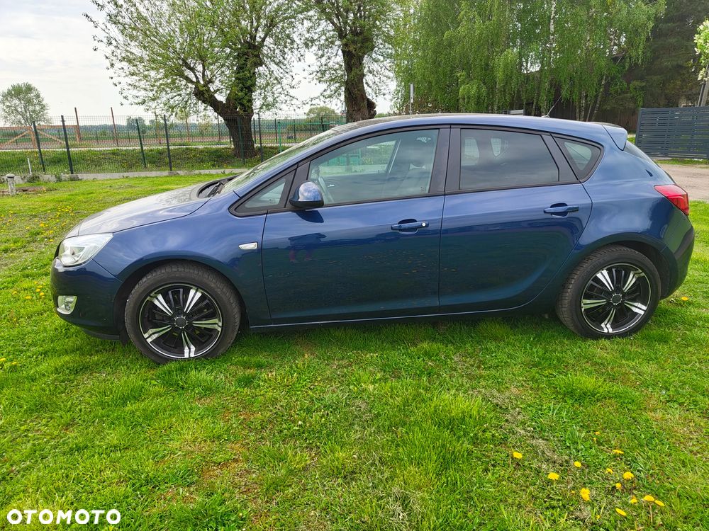Opel Astra IV 1.4 T Cosmo - 2