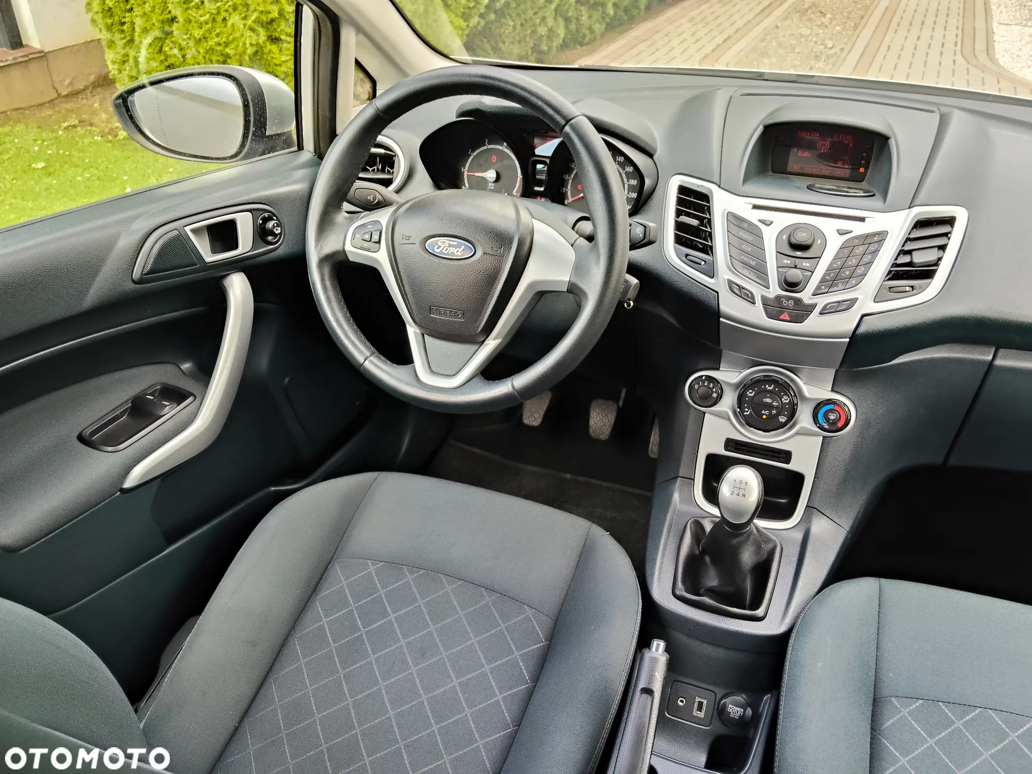 Ford Fiesta 1.25 Silver X (Ambiente) - 21