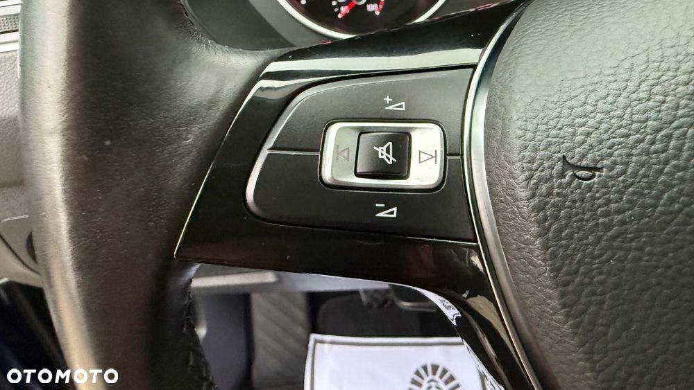 Volkswagen Tiguan - 33