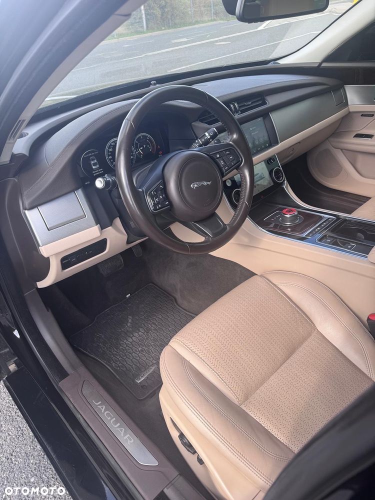 Jaguar XF 2.0 i4D AWD Prestige - 7