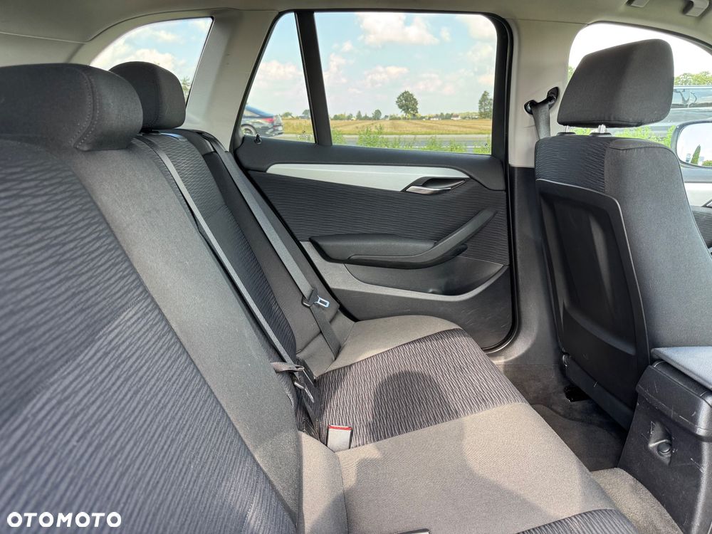 BMW X1 sDrive18d xLine - 11