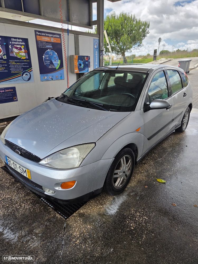 Ford Focus 1.6 Ghia - 1