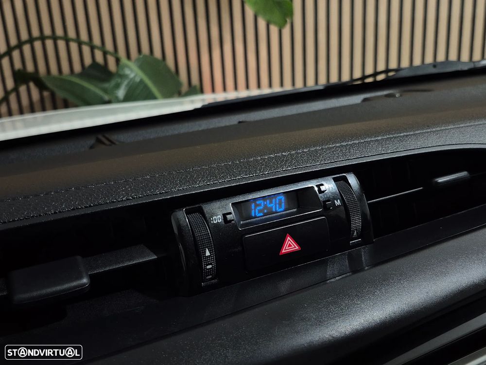 Toyota Hilux 2.4D-4D 4X4 | GARANTIA | NACIONAL - 3 LUG - 2020 - 28