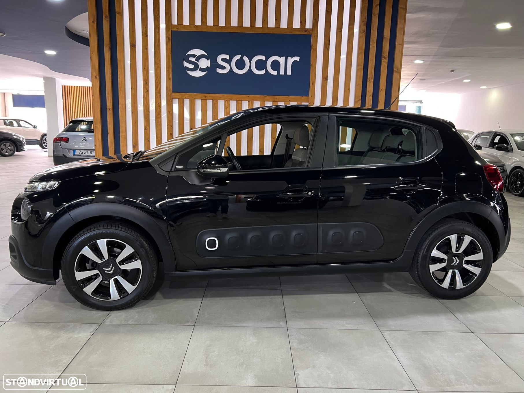 Citroën C3 1.2 PureTech Shine - 2