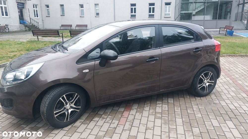 Kia Rio - 2