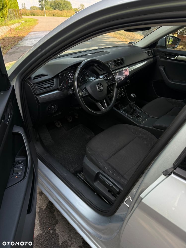 Skoda Superb 2.0 TDI Ambition - 8