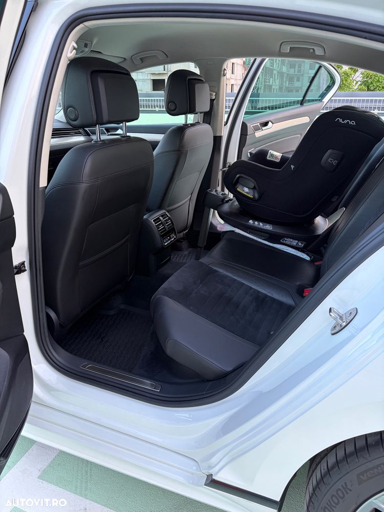 Volkswagen Passat 2.0 TDI DSG 4Motion Highline - 15