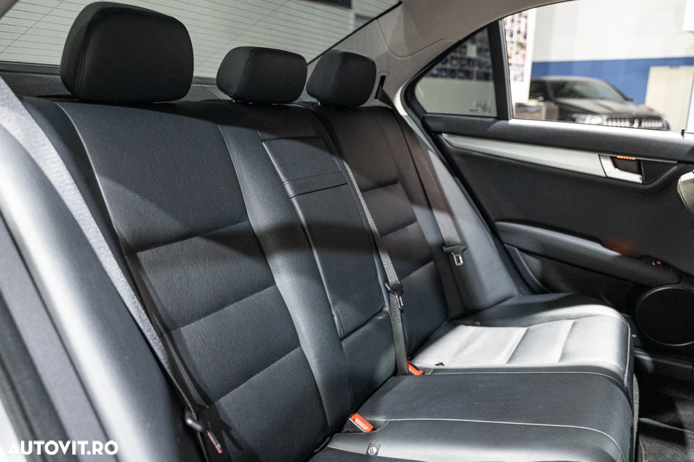 Mercedes-Benz C 250 (BlueTEC) d 4Matic 7G-TRONIC AMG Line - 26