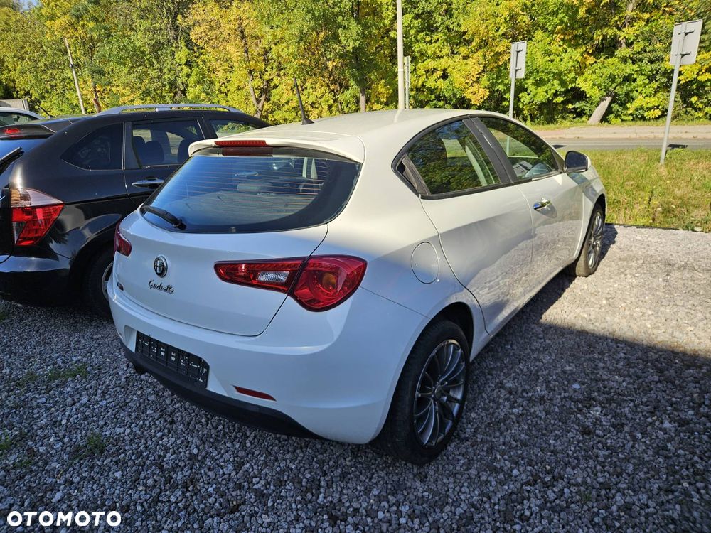 Alfa Romeo Giulietta 2015 photo 3