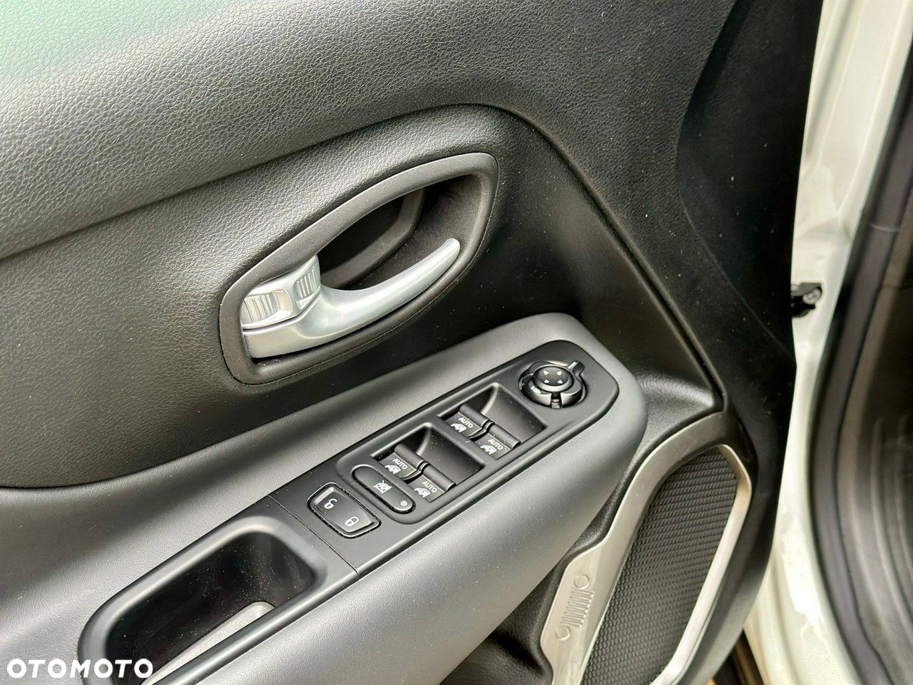 Jeep Renegade - 19