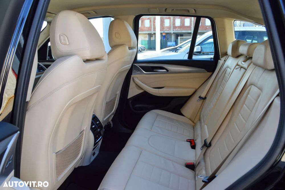 BMW X3 xDrive20i Aut. xLine - 32