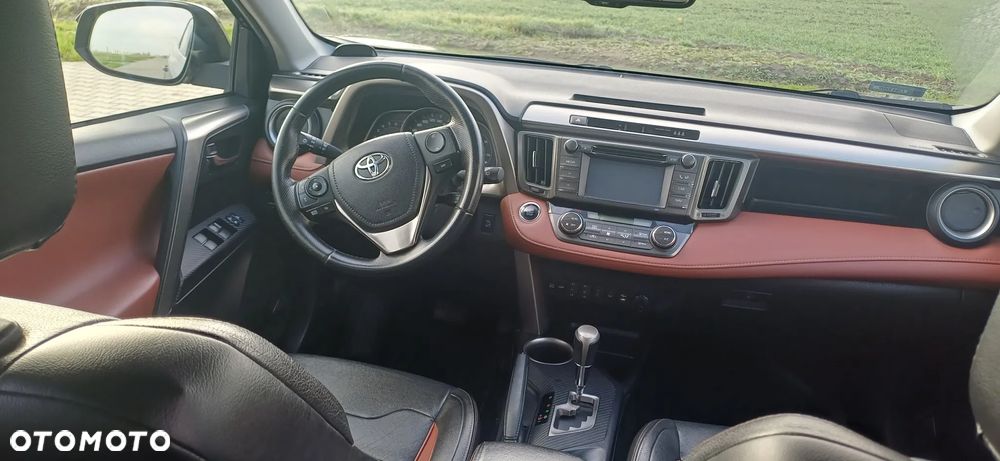 Toyota RAV4 2.2 D-CAT Premium - 6