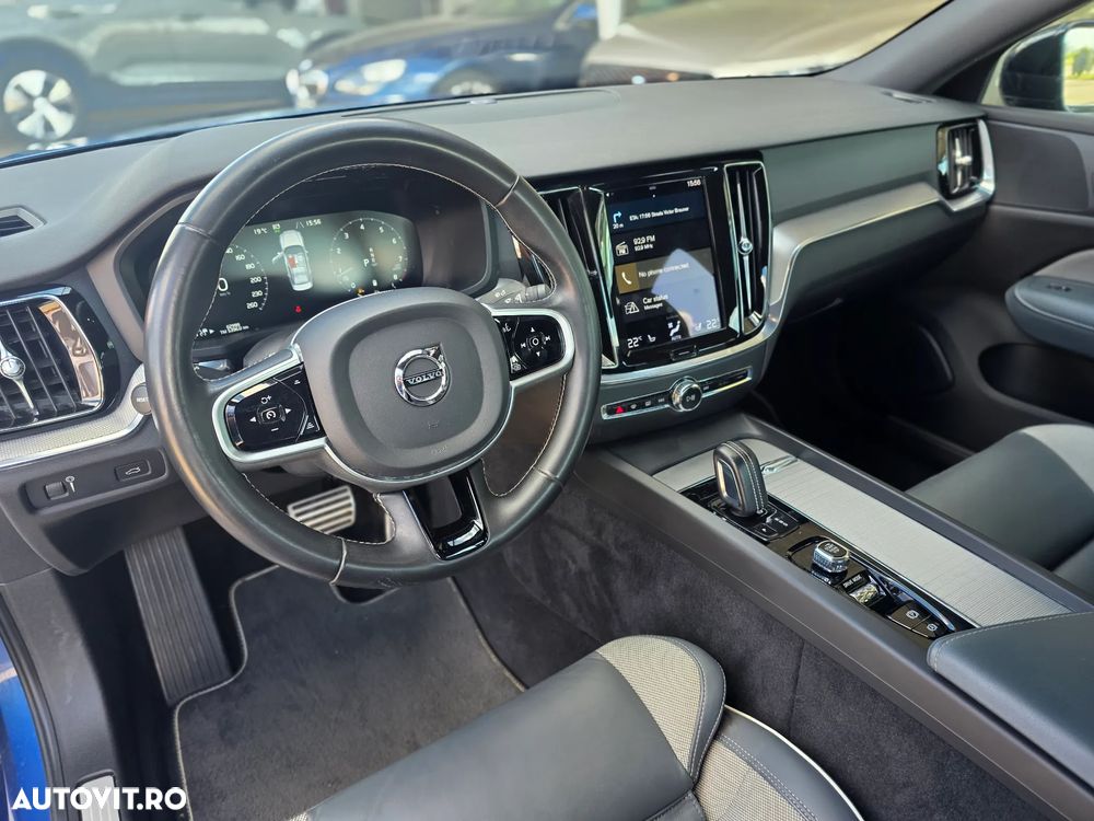 Volvo S60 B4 MHEV AT Plus Dark - 16