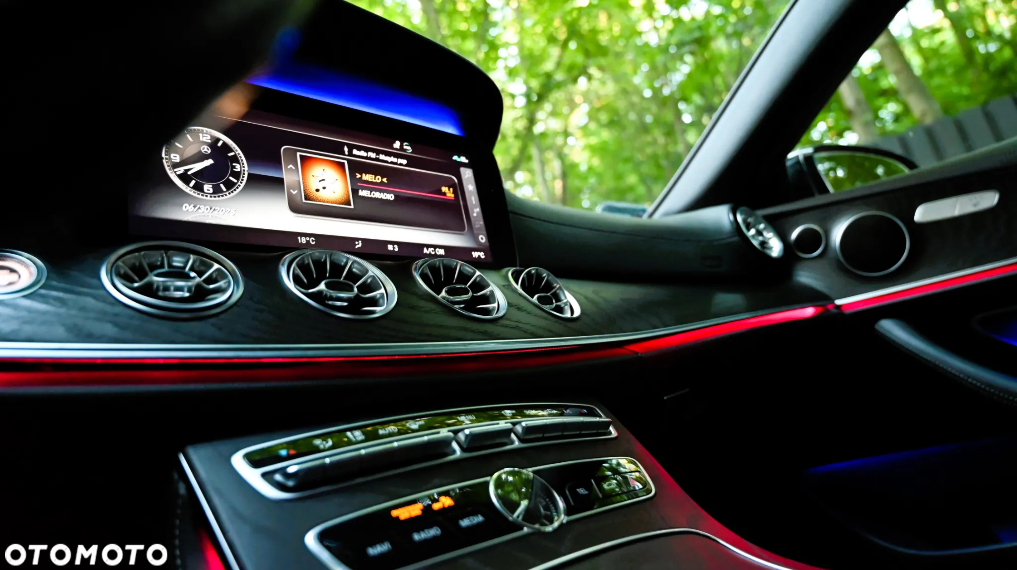 Mercedes-Benz Klasa E 220 d Coupe 4-Matic 9G-TRONIC - 30