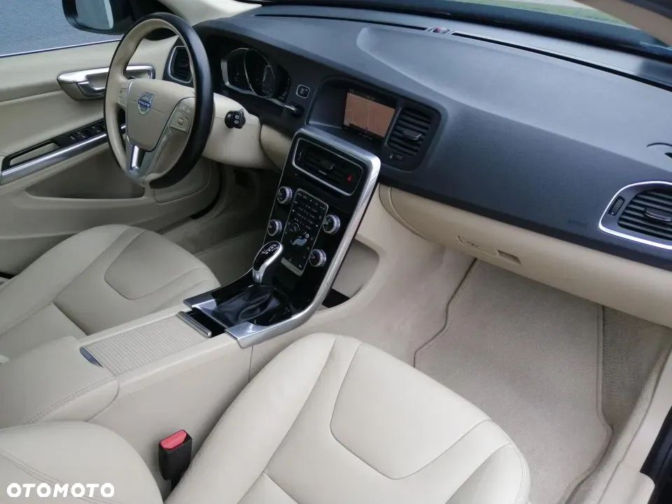 Volvo V60 D3 Drive-E Summum - 11