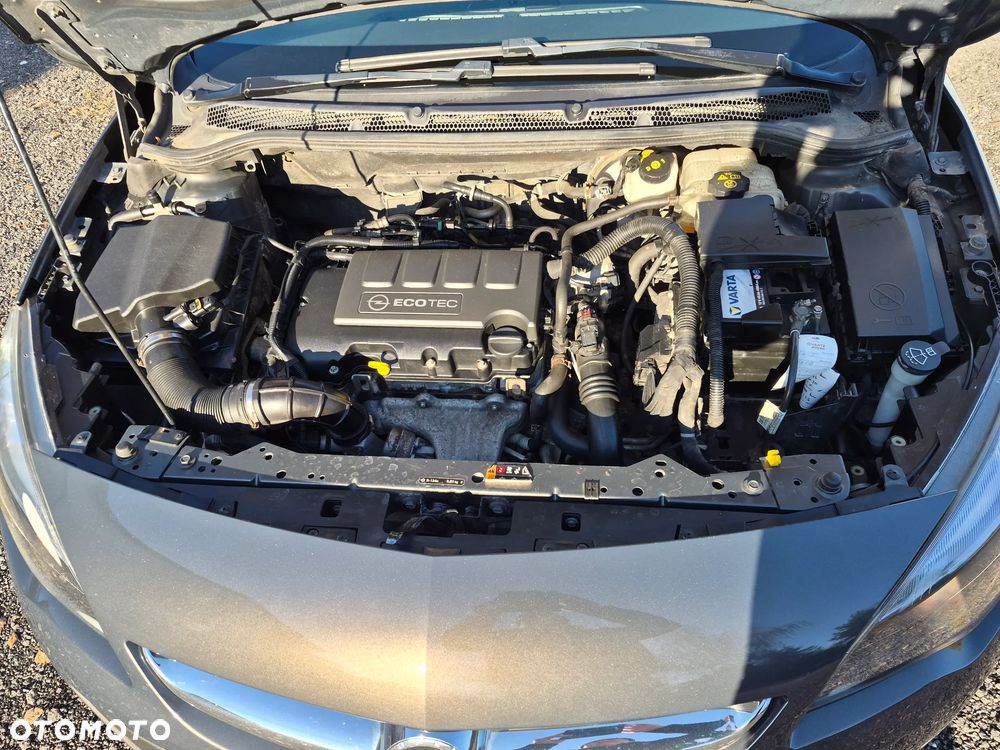 Opel Astra 1.4 T Cosmo - 22