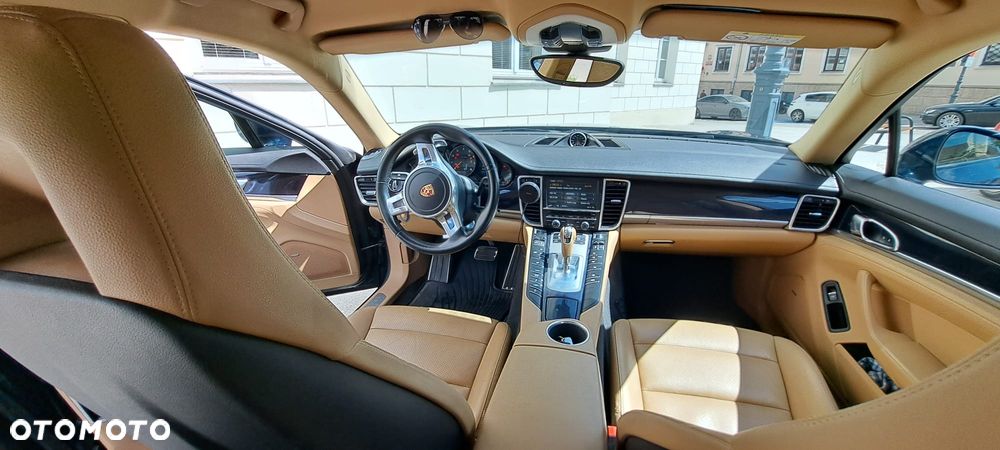 Porsche Panamera 4 Edition - 4