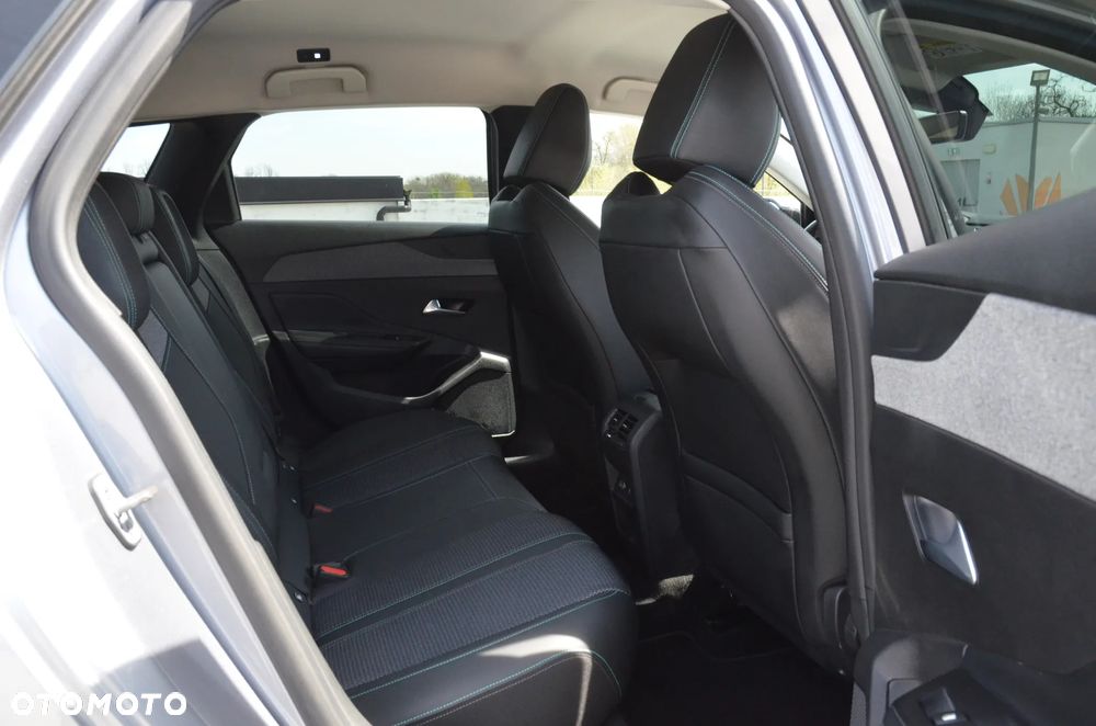 Peugeot 308 BlueHDi 130 EAT8 Allure - 33