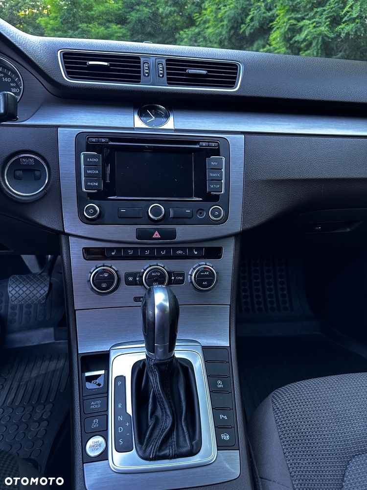 Volkswagen Passat 2.0 TDI Highline DSG - 13