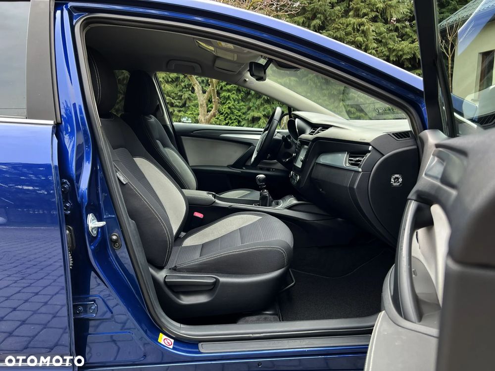 Toyota Avensis 1.6 Business Edition - 6