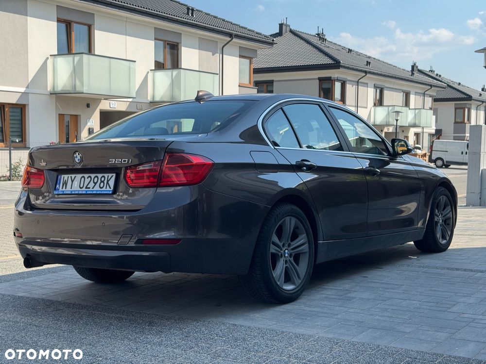 BMW Seria 3 320i Sport-Aut - 4