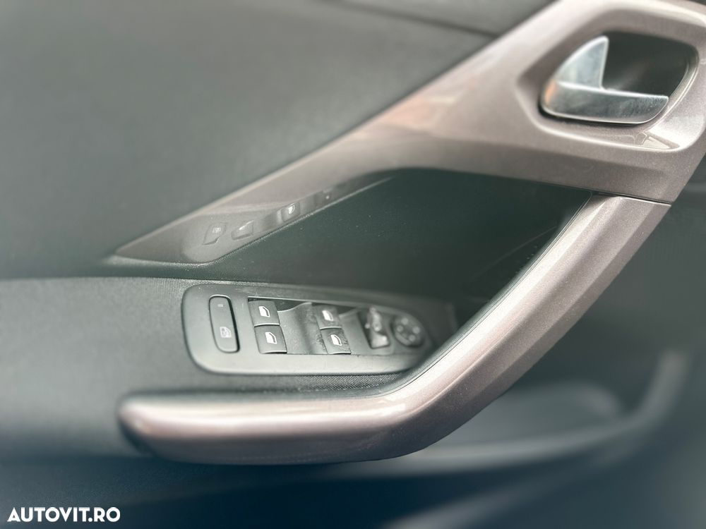 Peugeot 2008 1.2 L PureTech Allure - 13