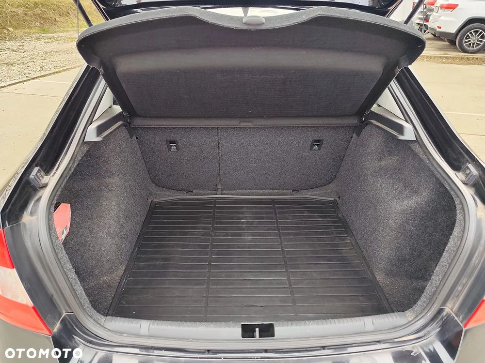 Skoda RAPID 1.2 Ambition - 12