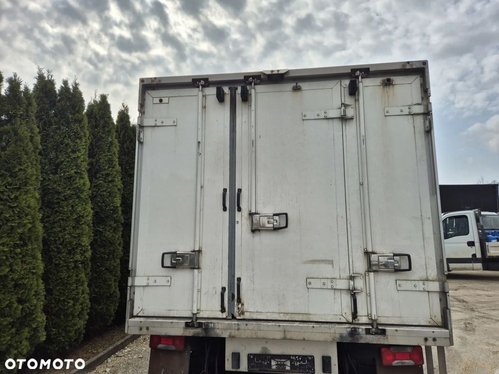 Chłodnia Mroźnia 8 palet, 4.5m , 2 komory, 2 parowniki, zasilanie stacjonarne na prąd, stan bdb! - 18