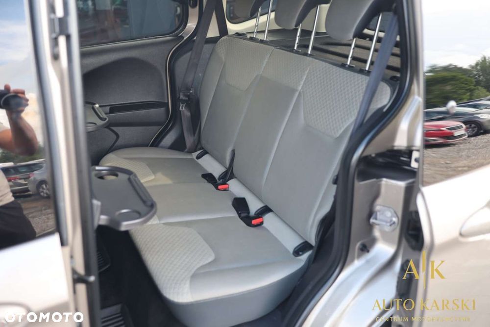 Ford Tourneo Courier - 34