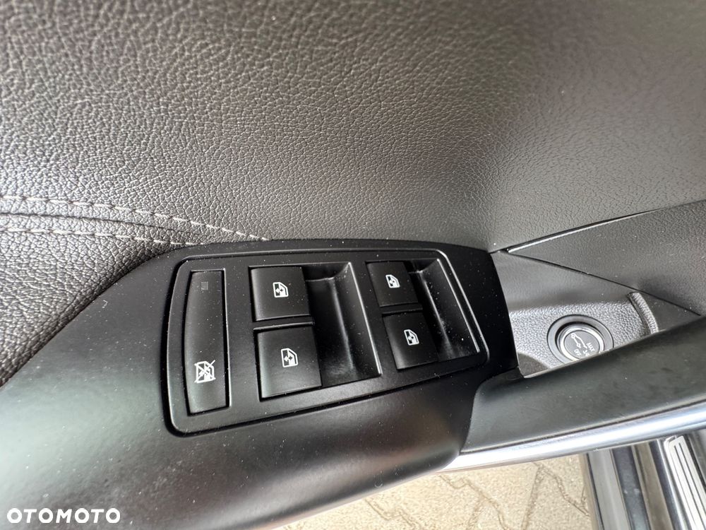 Opel Insignia 2.0 CDTI Cosmo - 25