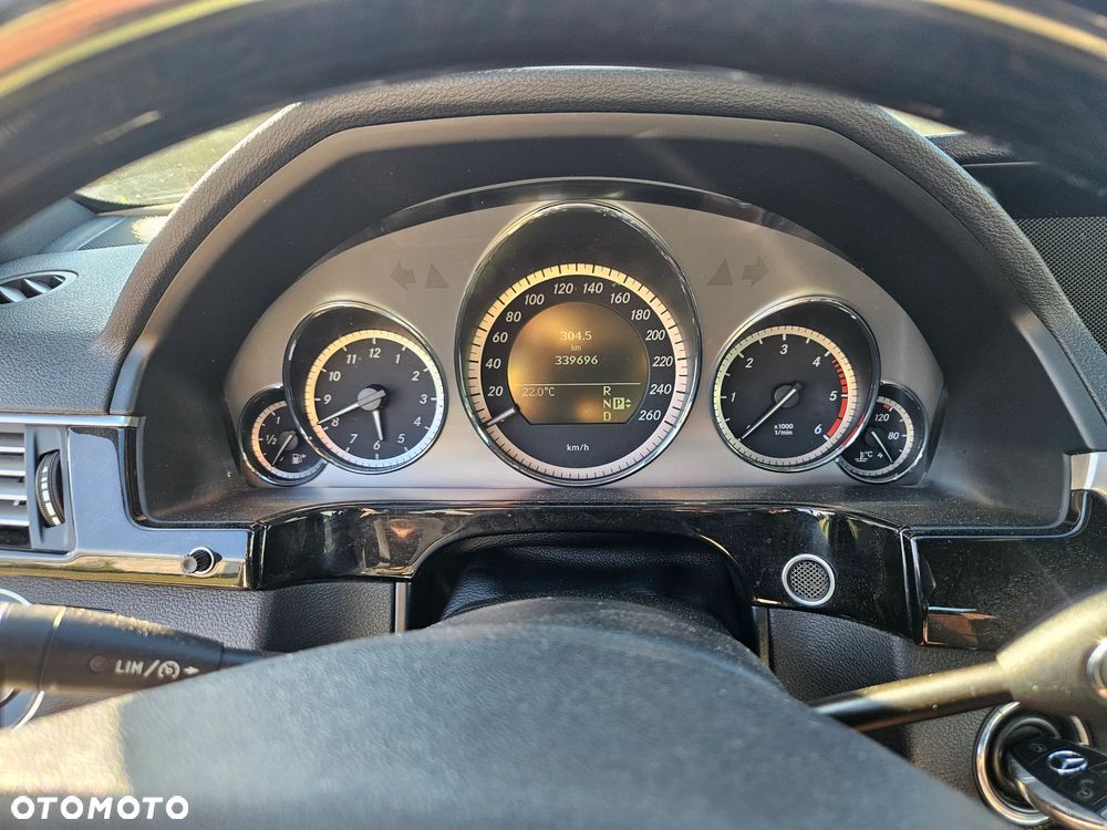 Mercedes-Benz Klasa E 350 CDI BlueEff Avantgarde - 19