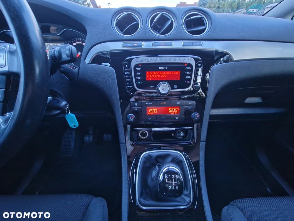 Ford S-Max 2.0 T Titanium - 24